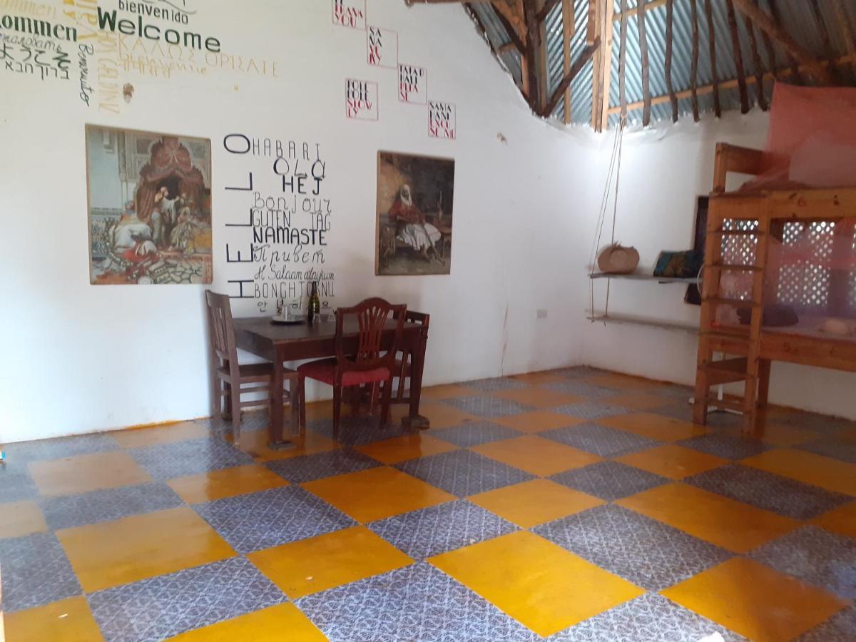 Gecko Nature Lodge Home Of Swahili Divers The Best Dive Center And Famous Gecko Restaurant Verani Eksteriør billede