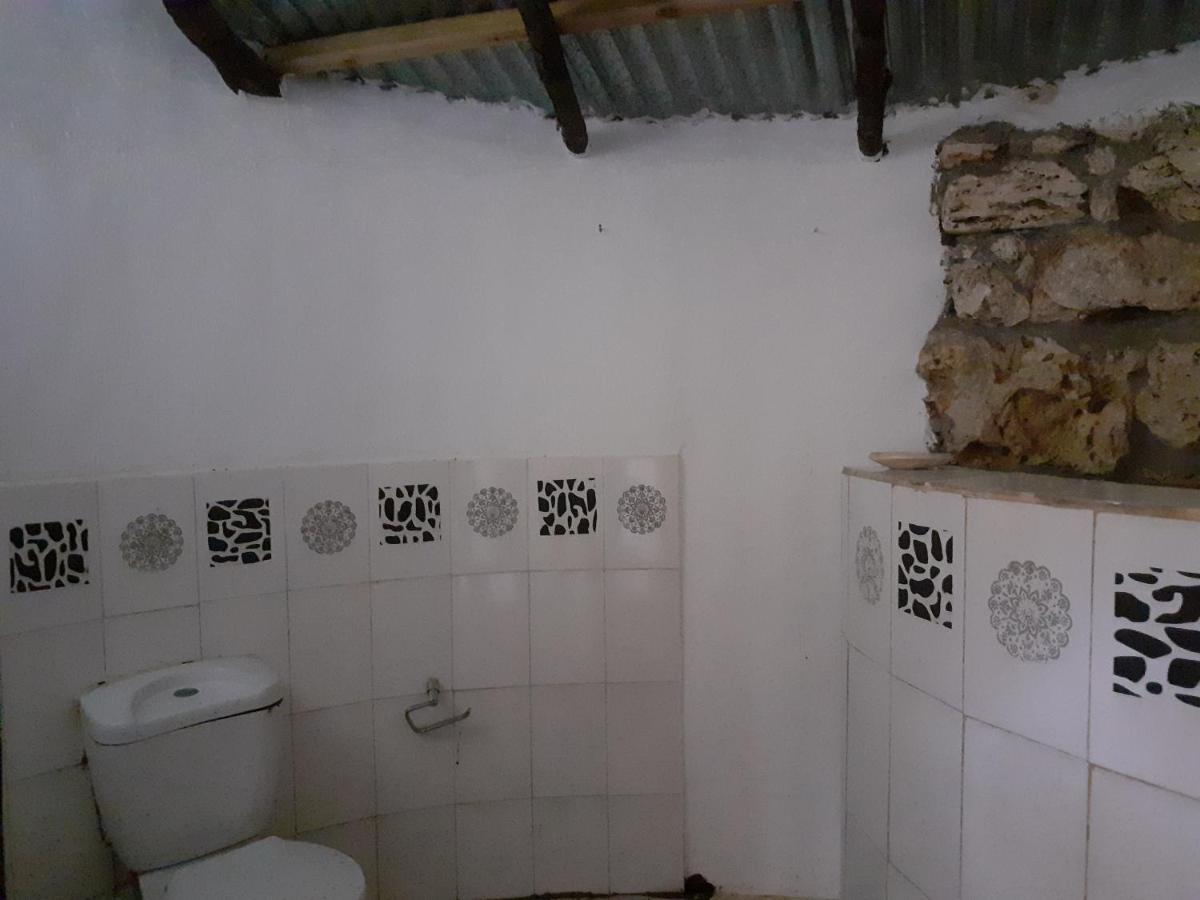 Gecko Nature Lodge Home Of Swahili Divers The Best Dive Center And Famous Gecko Restaurant Verani Eksteriør billede